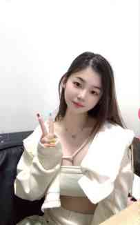 南城白皙性感嫩妹小如